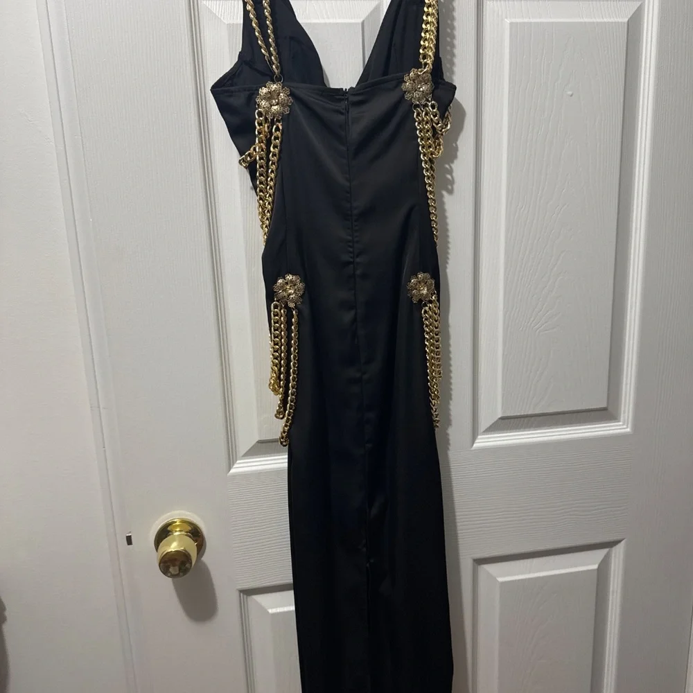 Black dress - Picture 4 of 4